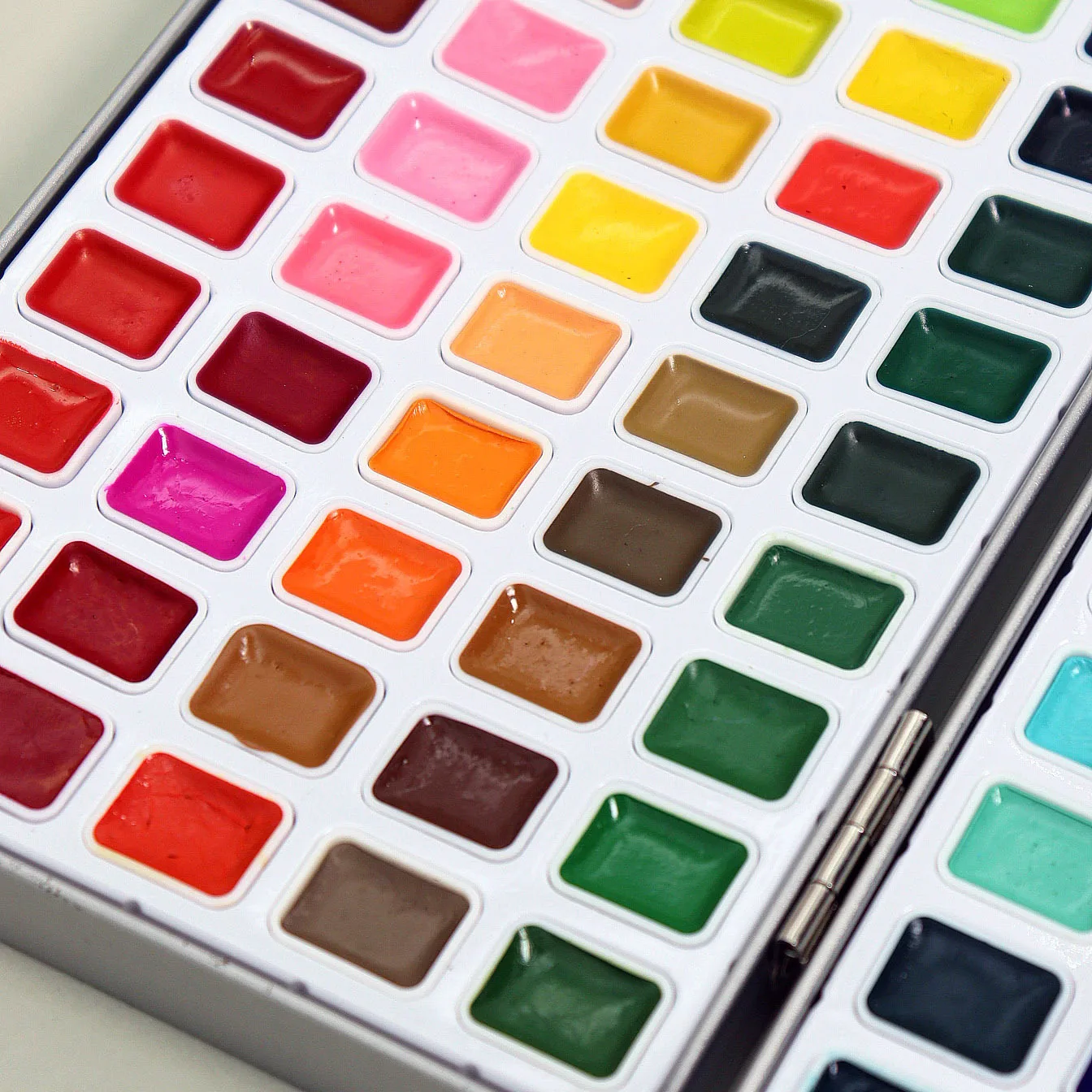 Conjunto de Tintas Hidrossolúveis Sólidas com 130 Cores. - Imagem 2